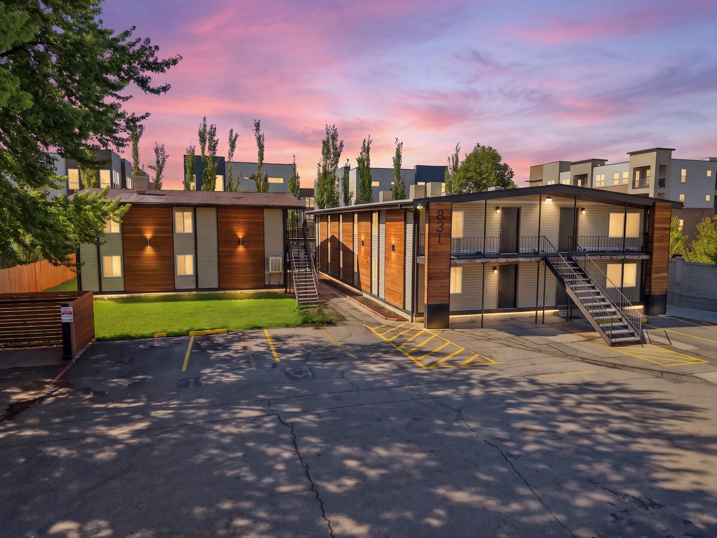831 W Lennox St - 6